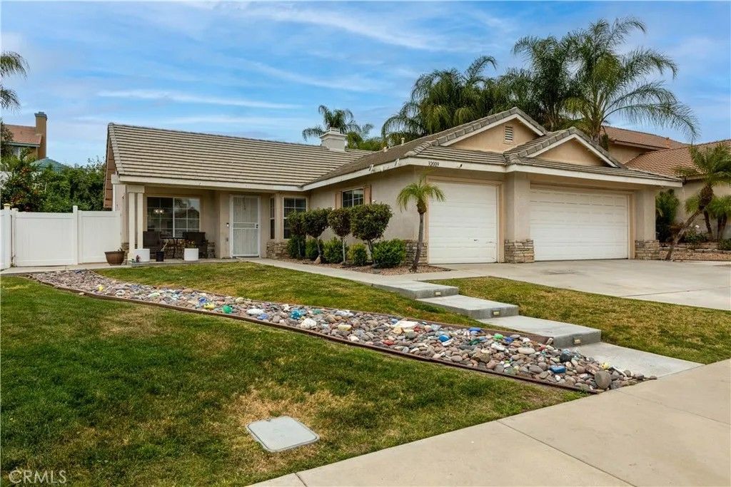 Photo of 32009 Bourges St, Lake Elsinore, CA 92530 (MLS # CV26031016)