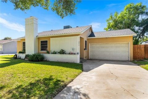 Photo of 211 E 34th St, San Bernardino, CA 92404 (MLS # IG26045755)