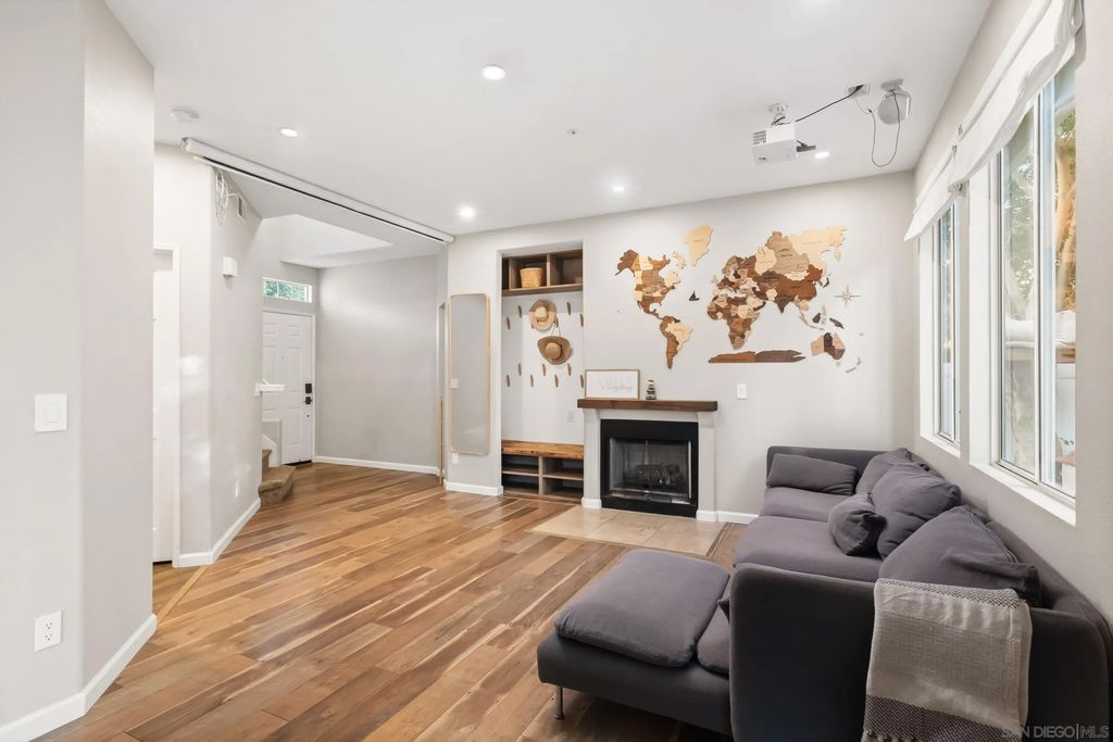 Photo of 1816 Cayman Way, Vista, CA 92081 (MLS # 260002950)