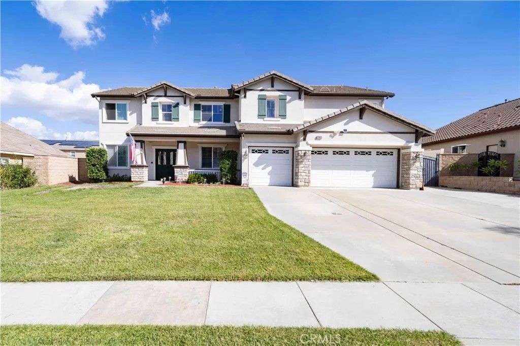 Photo of 33962 Indigo Pl, Murrieta, CA 92563 (MLS # SW26053243)