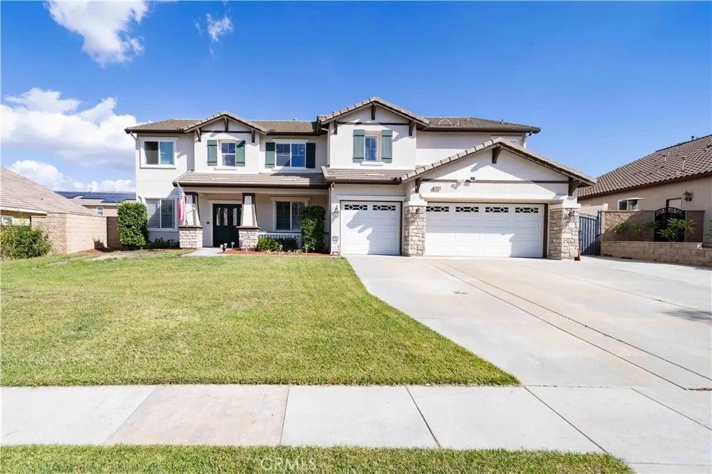 Photo of 33962 Indigo Pl, Murrieta, CA 92563 (MLS # SW26053243)