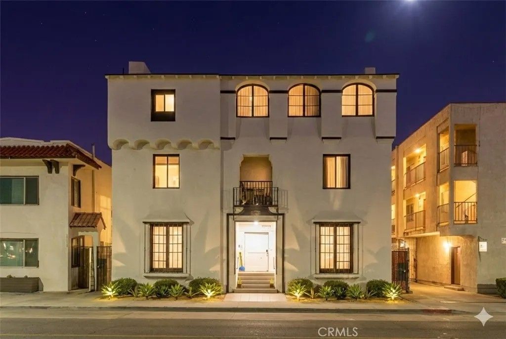 Photo of 1827 E 4th Street #7, Long Beach, CA 90802 (MLS # PW26023451)