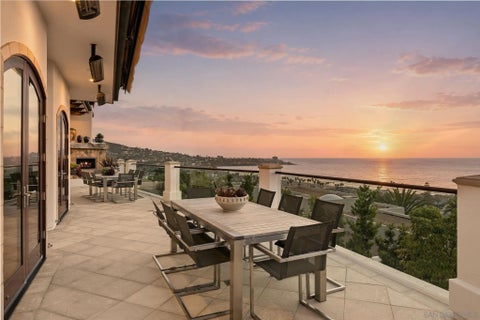 Photo of 2516 Ruette Nicole, La Jolla, CA 92037 (MLS # 260020730)