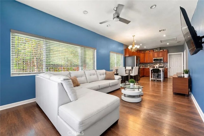1345 W 89th