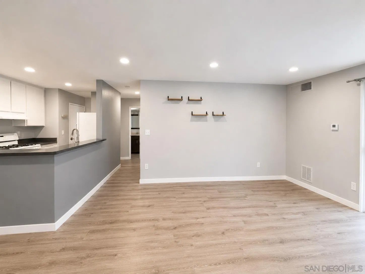 1605 S Hotel Circle B207