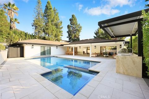 Tiny photo for 321 Wonderview Drive, Glendale, CA 91202 (MLS # GD25252294)