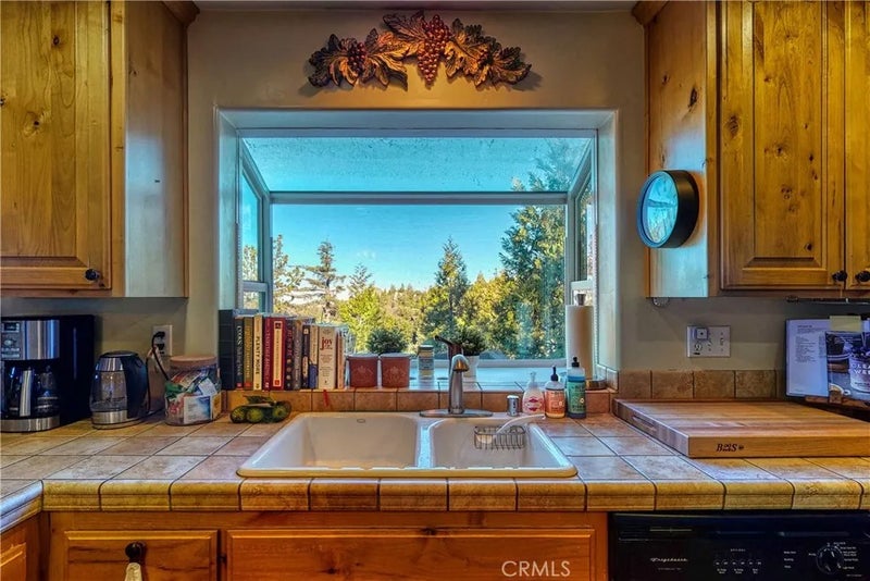 863 Grass Valley