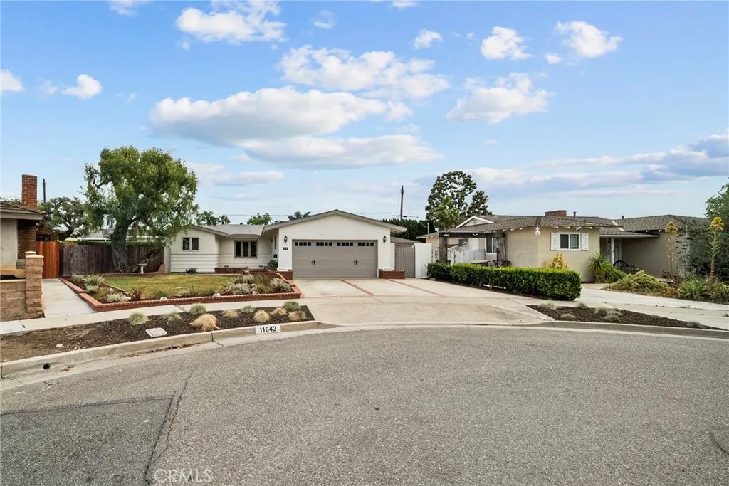 11642 Barclay