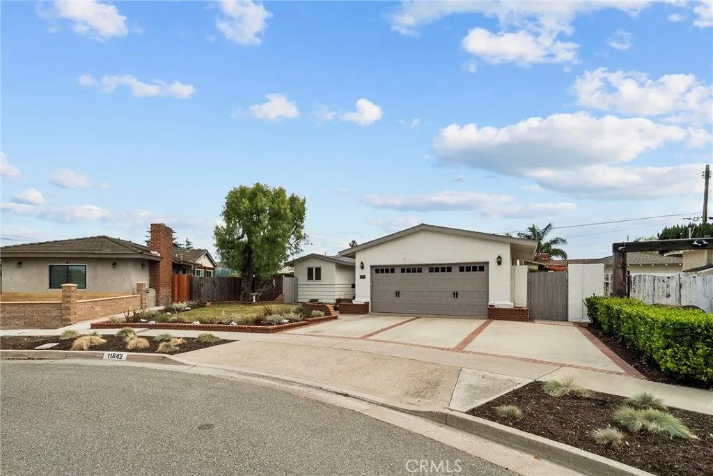 11642 Barclay