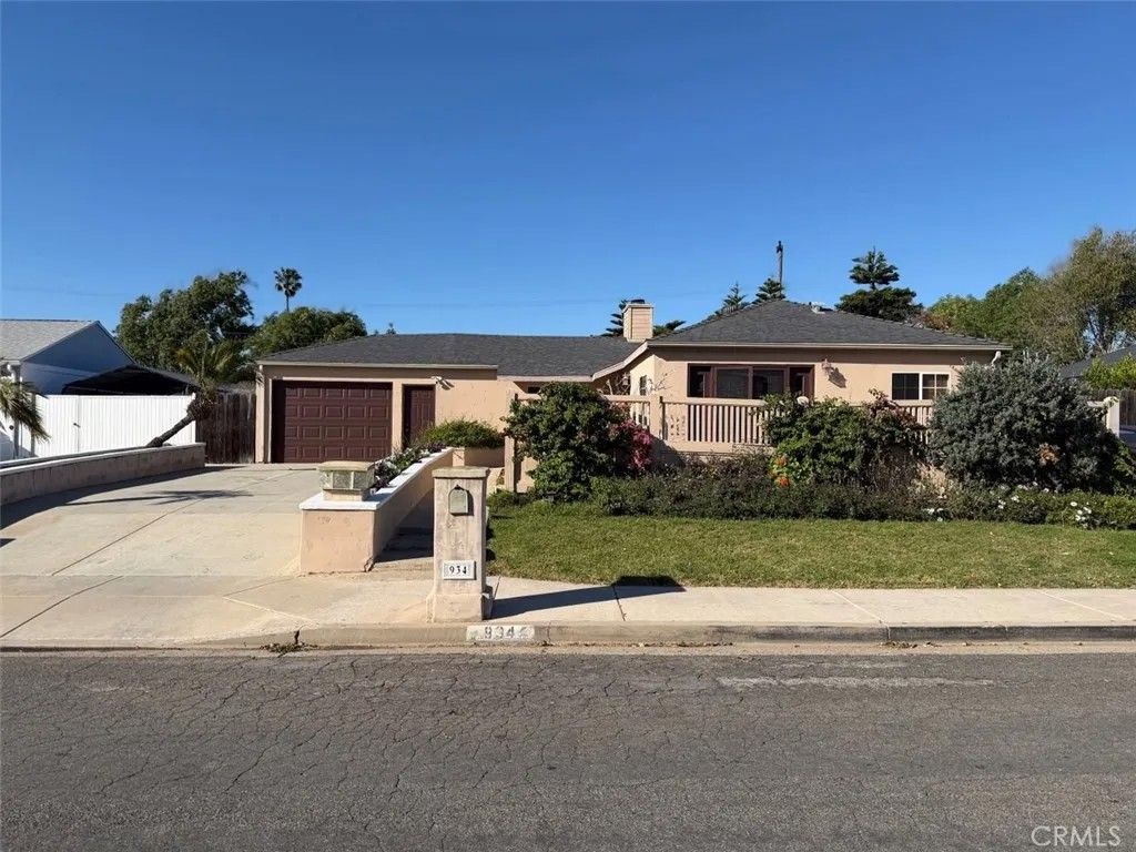 Photo of 934 Governor St, Costa Mesa, CA 92627 (MLS # OC26046899)