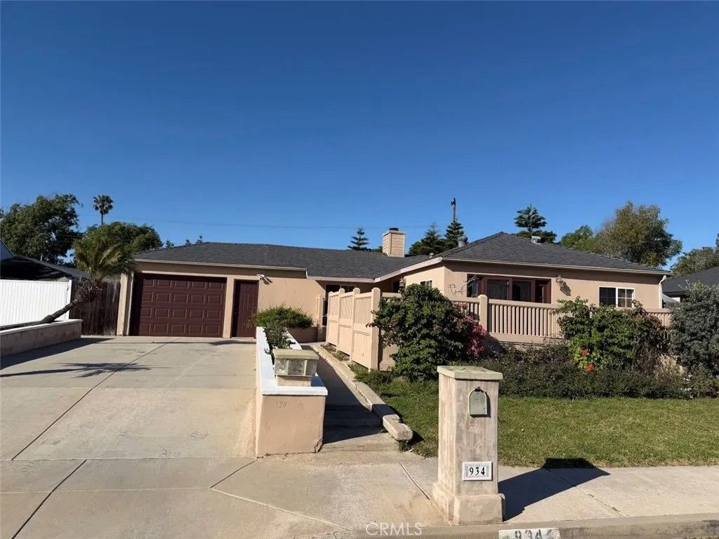 Photo of 934 Governor St, Costa Mesa, CA 92627 (MLS # OC26046899)