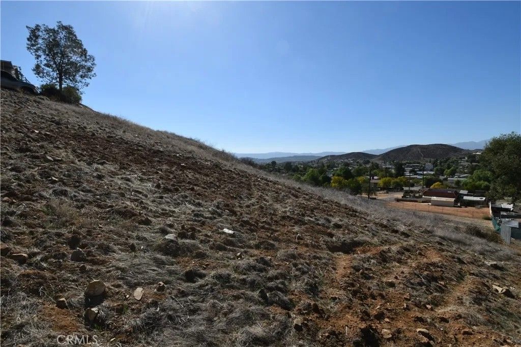 Photo of 0 Johnson, Lake Elsinore, CA 92587 (MLS # SW25245352)