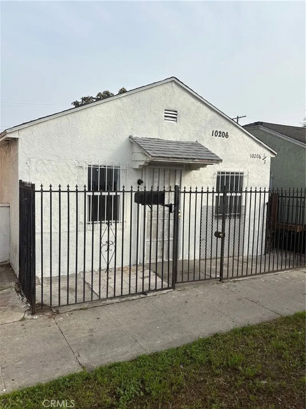 Photo of 10206 S Vermont Ave, Los Angeles, CA 90044 (MLS # WS26003327)