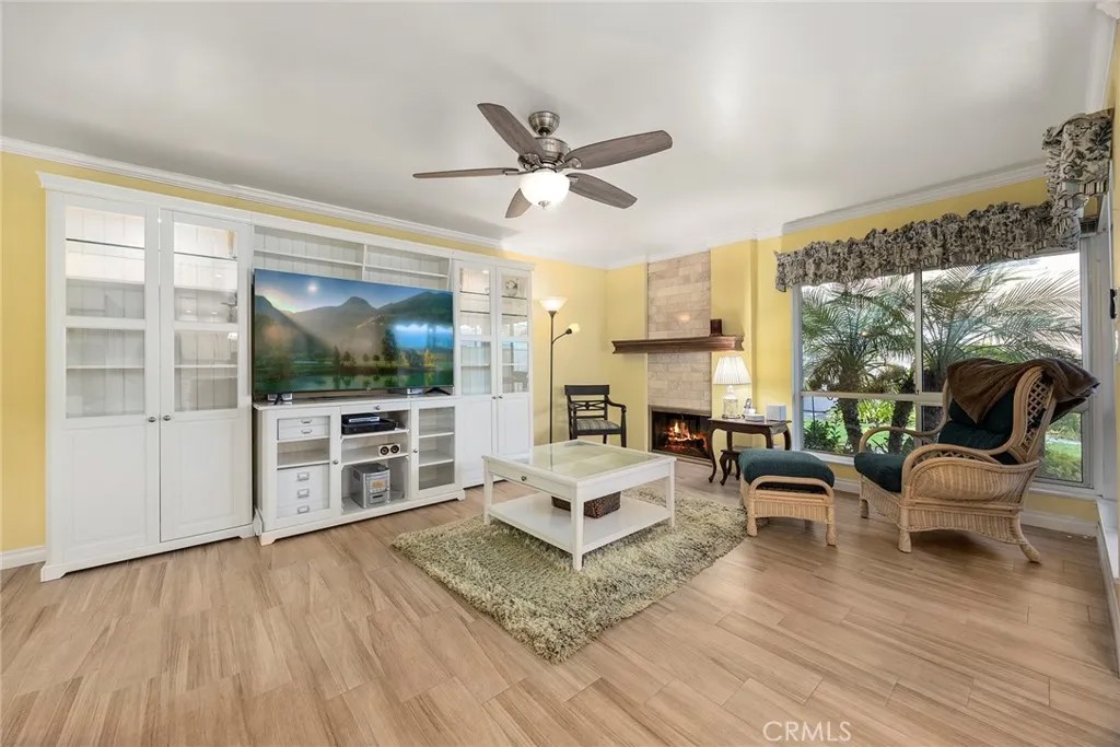 945 Glencliff
