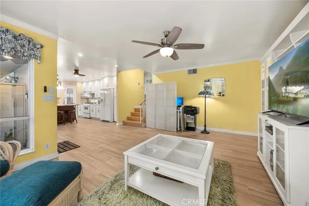 945 Glencliff