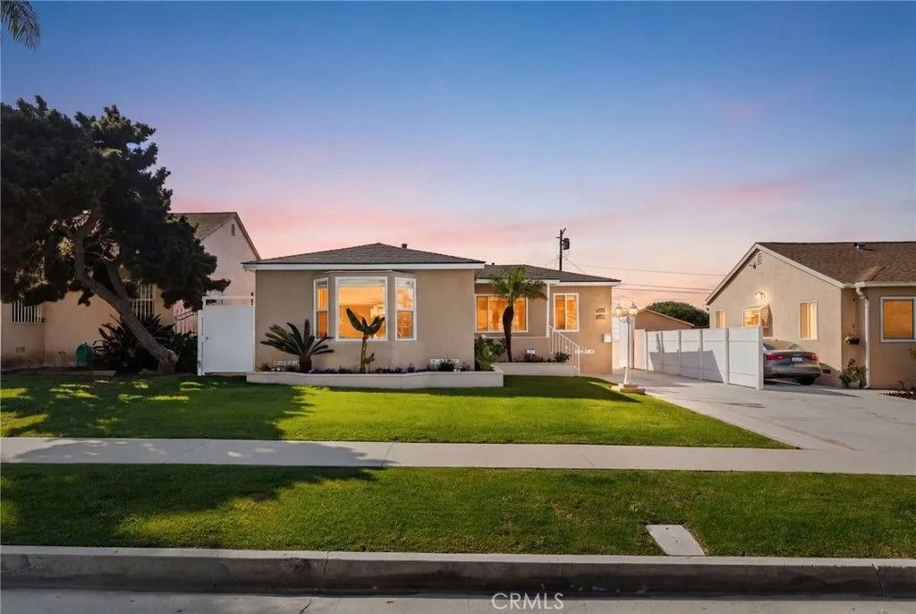 Photo of 2046 W 112th St, Los Angeles, CA 90047 (MLS # CV26059938)