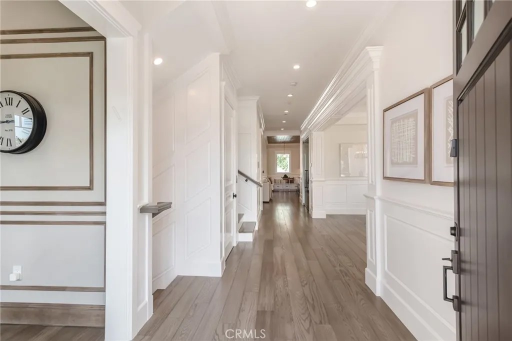 10555 Holman