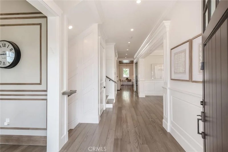 10555 Holman