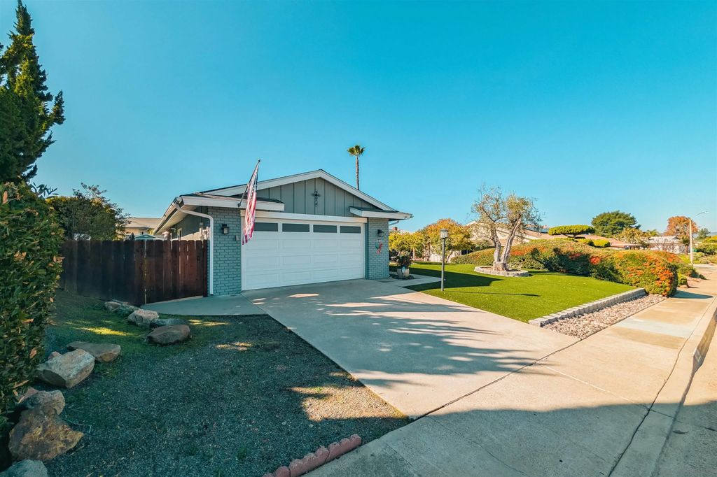 Photo of 16482 Roca Dr, San Diego, CA 92128 (MLS # 250045120)