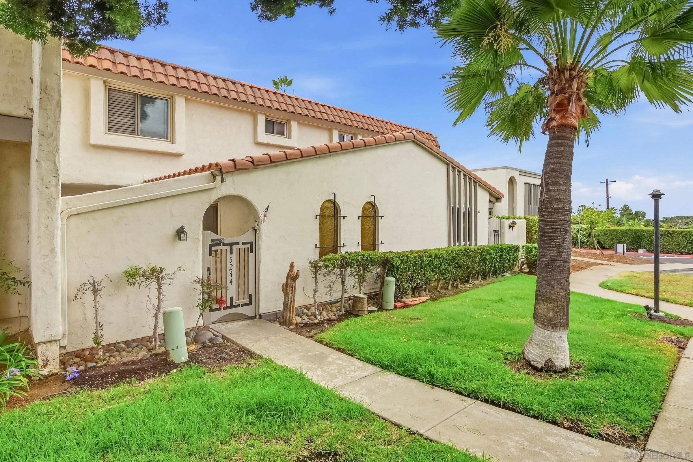 5244 Mount Alifan
