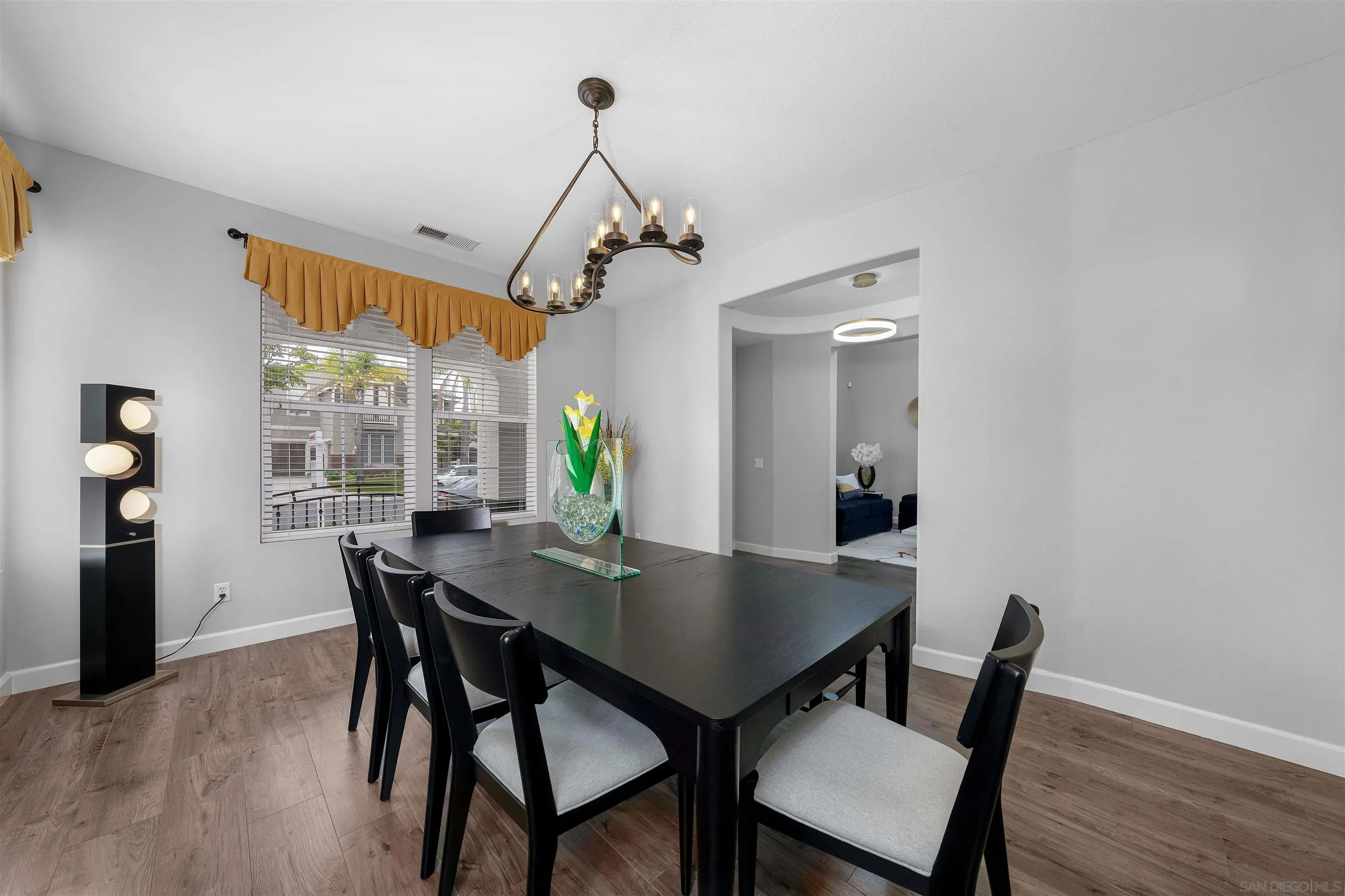 Chula Vista, California 91913, United States, 4 Bedrooms Bedrooms, ,4 BathroomsBathrooms,Residential,Active,235035