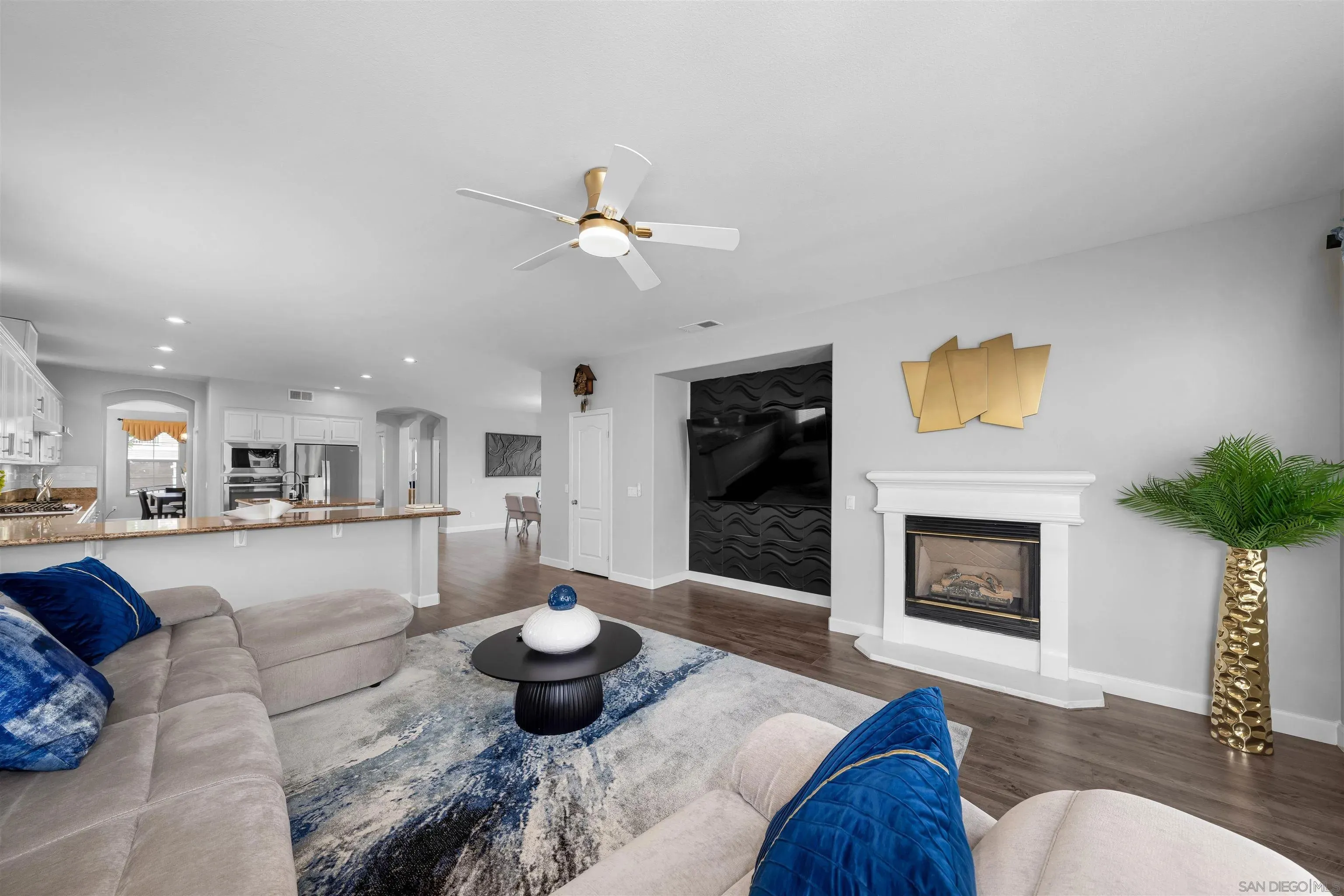 Chula Vista, California 91913, United States, 4 Bedrooms Bedrooms, ,4 BathroomsBathrooms,Residential,Active,235035