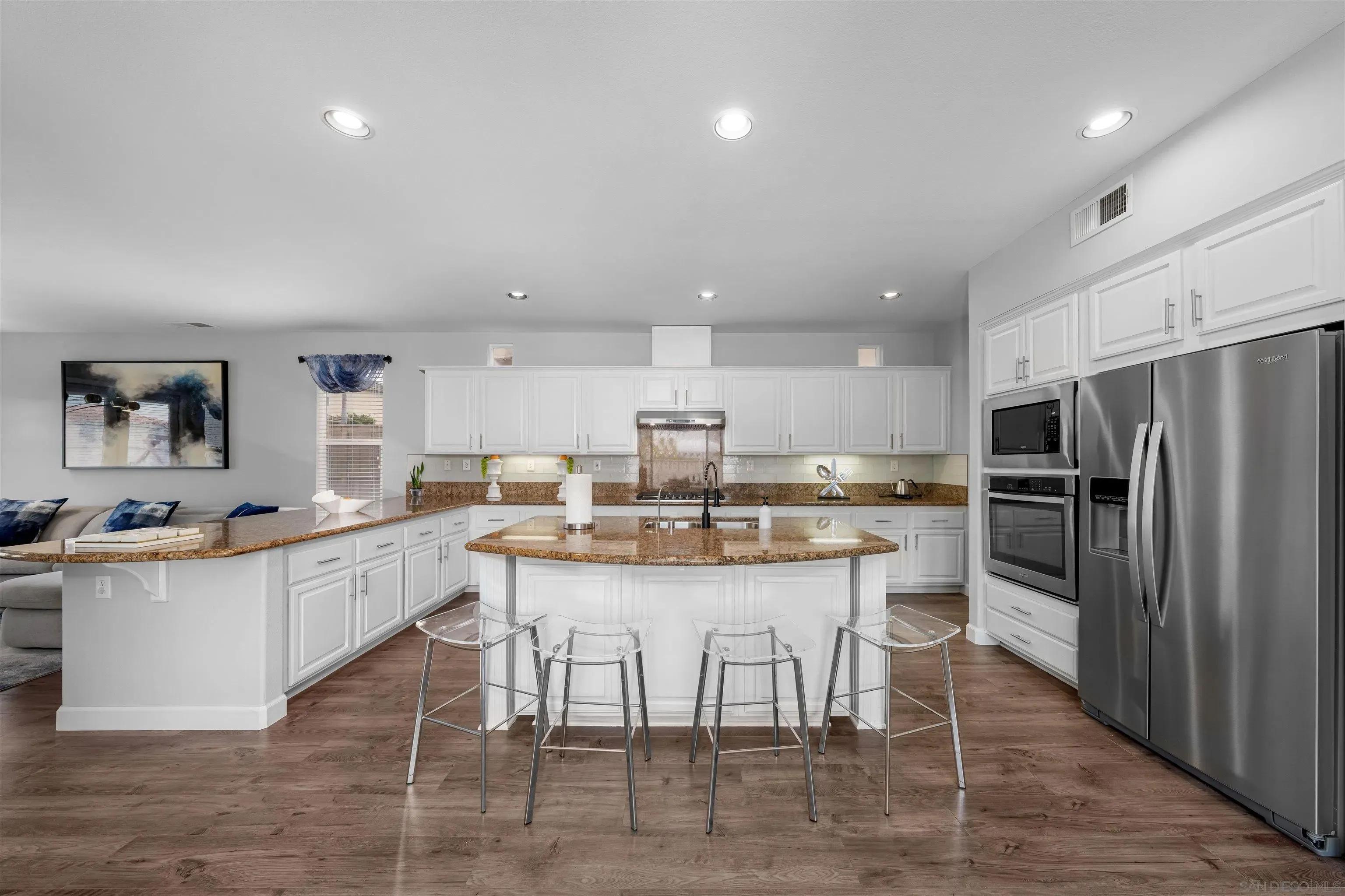 Chula Vista, California 91913, United States, 4 Bedrooms Bedrooms, ,4 BathroomsBathrooms,Residential,Active,235035