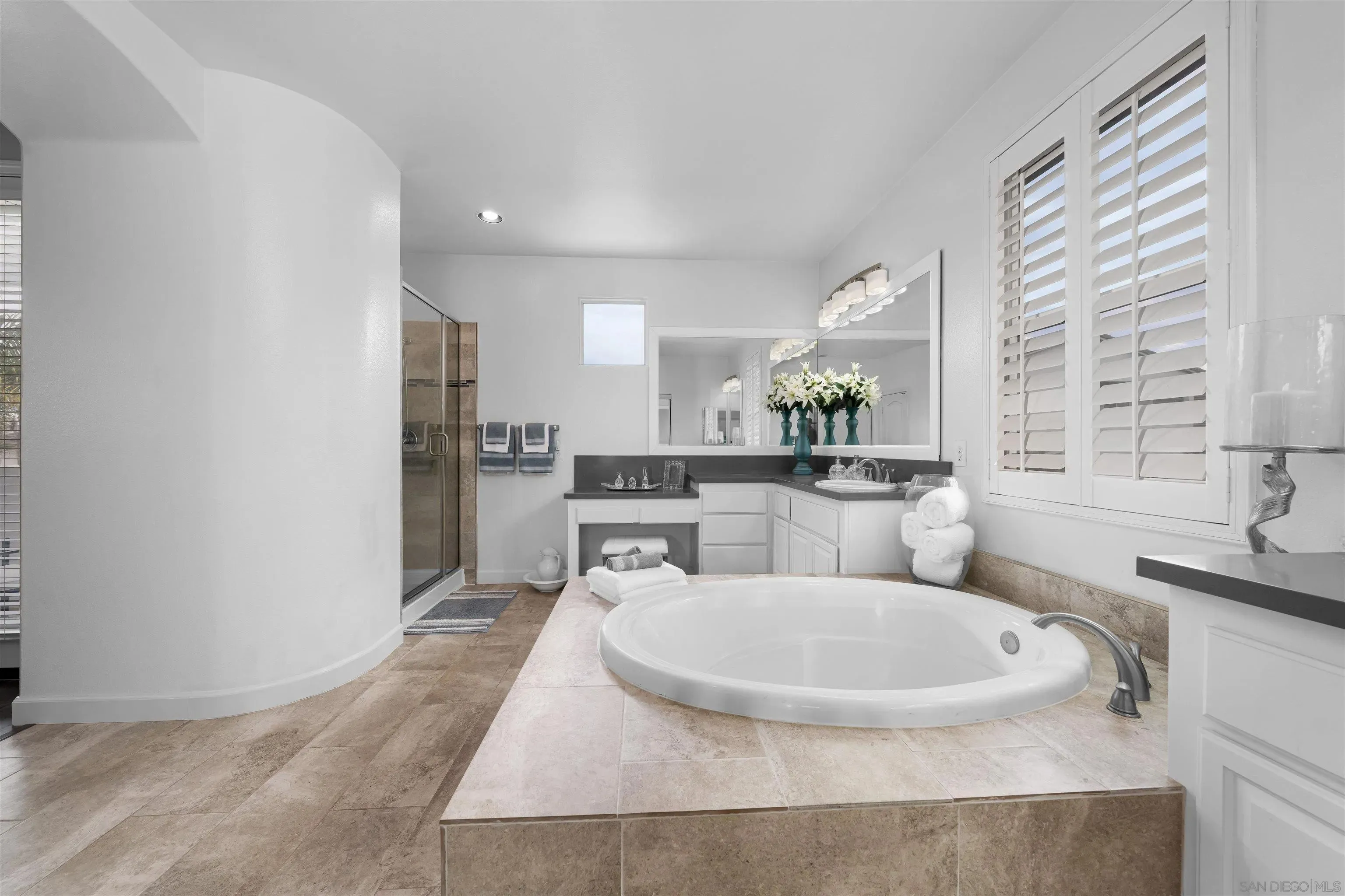 Chula Vista, California 91913, United States, 4 Bedrooms Bedrooms, ,4 BathroomsBathrooms,Residential,Active,235035