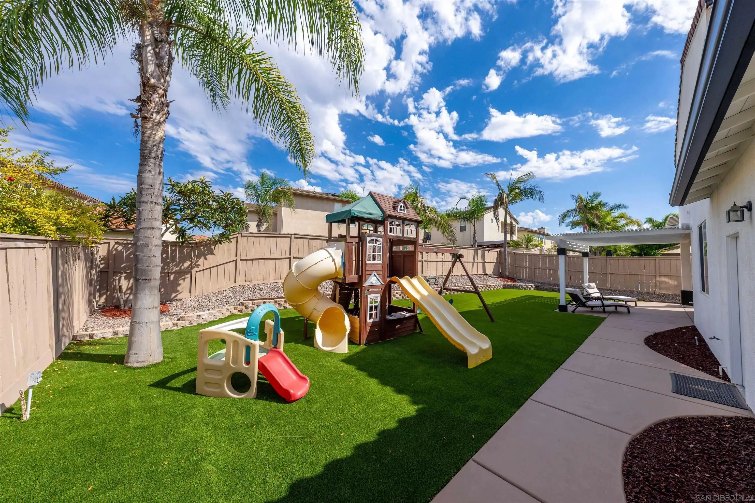 Chula Vista, California 91913, United States, 4 Bedrooms Bedrooms, ,4 BathroomsBathrooms,Residential,Active,235035