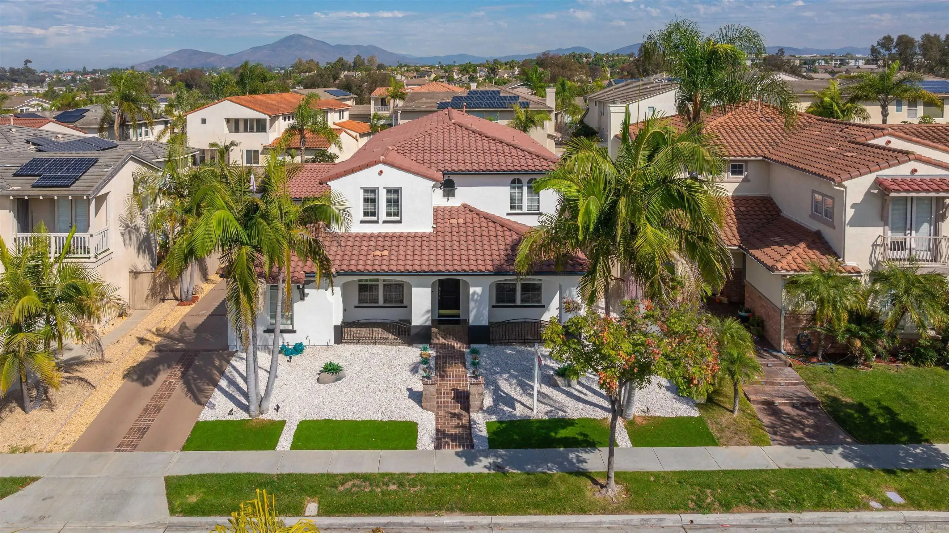 Chula Vista, California 91913, United States, 4 Bedrooms Bedrooms, ,4 BathroomsBathrooms,Residential,Active,235035