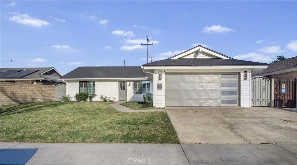 Photo of 19652 Trident Ln, Huntington Beach, CA 92646 (MLS # SR26053595)