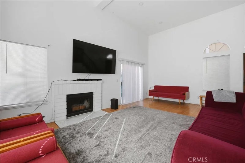 2915 E 60th Pl A