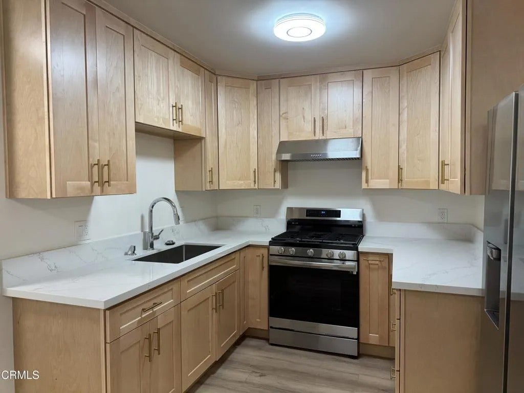 Photo of 5663 Fountain Avenue #3, Los Angeles, CA 90028 (MLS # P1-28953)