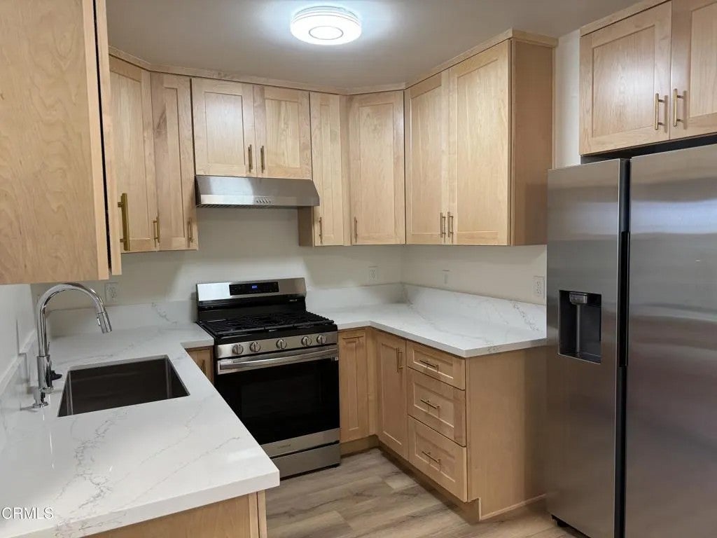 Photo of 5663 Fountain Avenue #3, Los Angeles, CA 90028 (MLS # P1-28953)