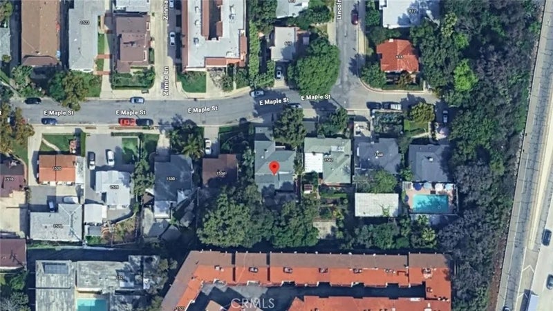 1538 E Maple