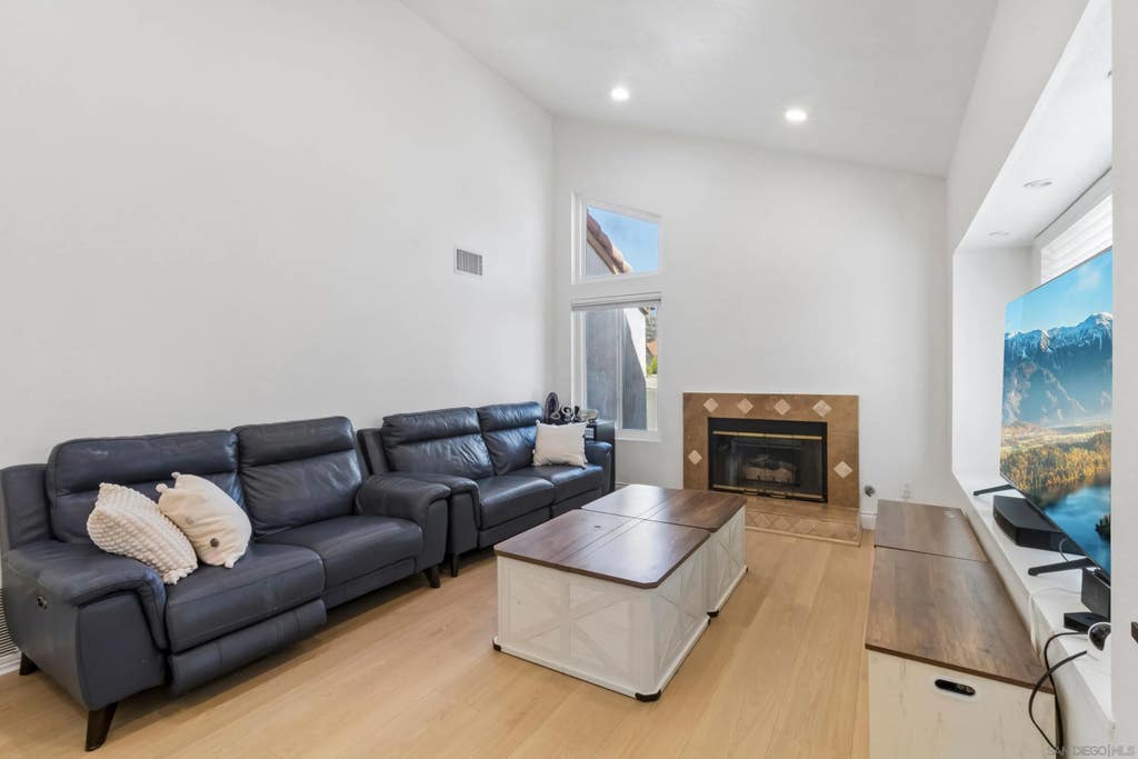 Photo of 2343 Fair Oak CT, Escondido, CA 92026 (MLS # 260016990)