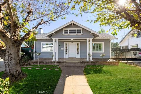 Photo of 332 Chester Pl, Pomona, CA 91768 (MLS # CV26024287)