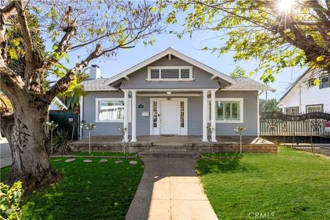 Photo of 332 Chester Pl, Pomona, CA 91768 (MLS # CV26024287)