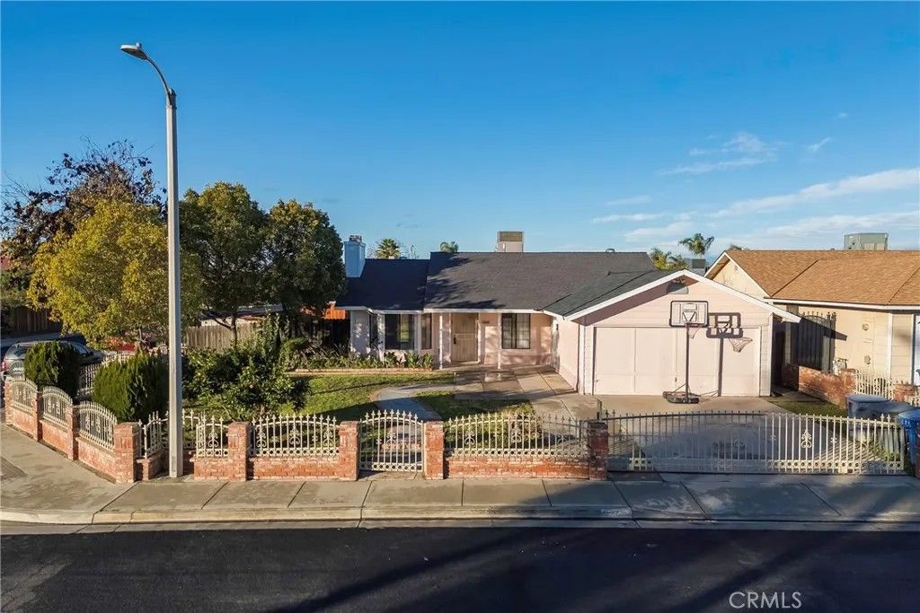 Photo of 2203 19th, Delano, CA 93215 (MLS # NS25280800)