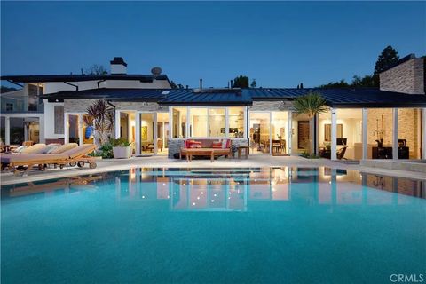 Photo of 22 Cherry Hills Lane, Newport Beach, CA 92660 (MLS # NP25148252)