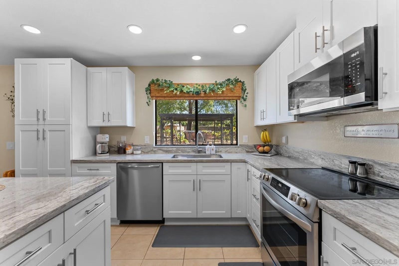 16333 Bassett