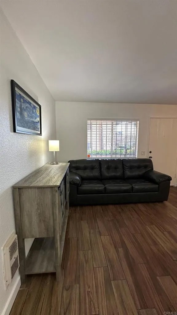 2009 Dairy Mart Road 7