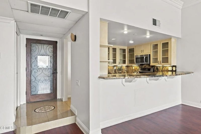 15515 W Sunset Boulevard 504