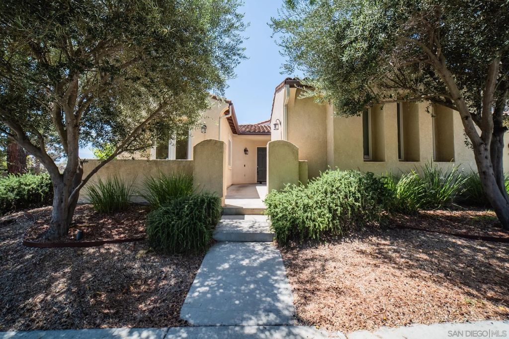 Photo of 1444 Heatherwood Ave, Chula Vista, CA 91913 (MLS # 260010140)