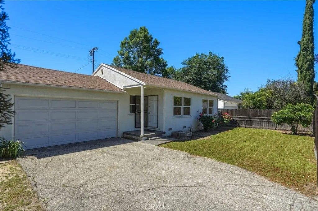 Photo of 16918 Marlin Pl, Van Nuys, CA 91406 (MLS # SR26076923)