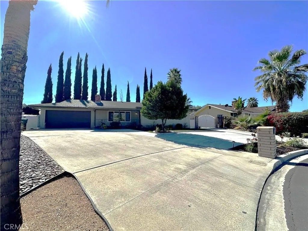 Photo of 43251 San Mateo Way, Hemet, CA 92544 (MLS # IV26065852)