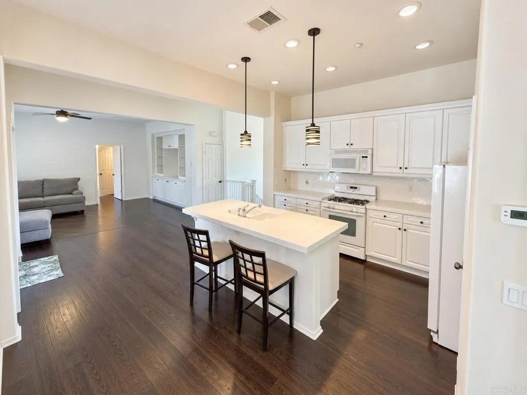 1663 Avery RD.