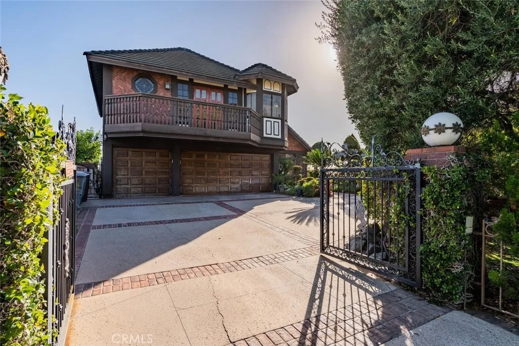 834 Moorside Drive