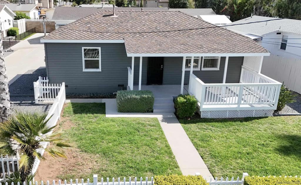 Photo of 1011 Knowles Ave, Carlsbad, CA 92008 (MLS # 260010165)