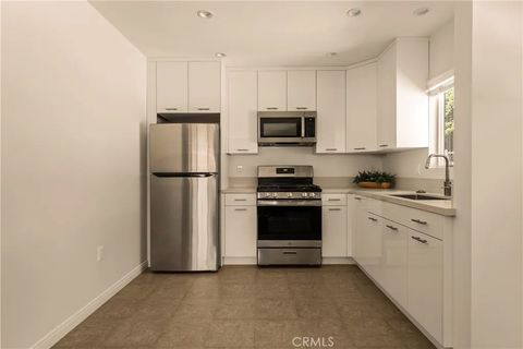 Tiny photo for 15233 Camarillo Street, Sherman Oaks, CA 91403 (MLS # SR25252727)